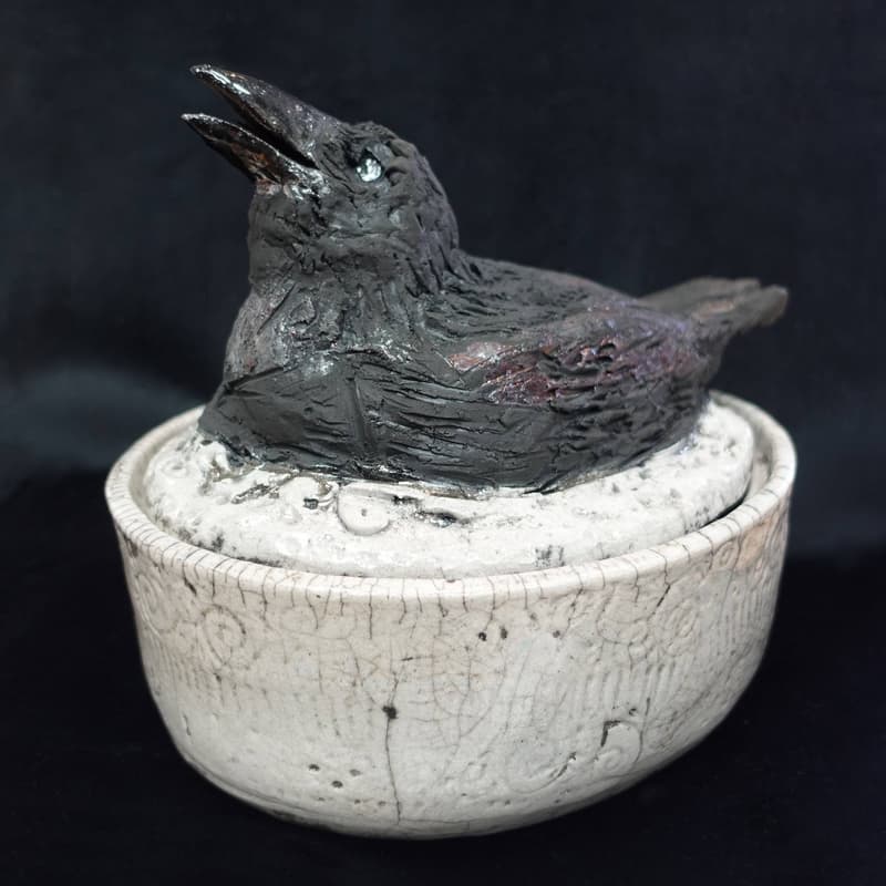 Crow pot