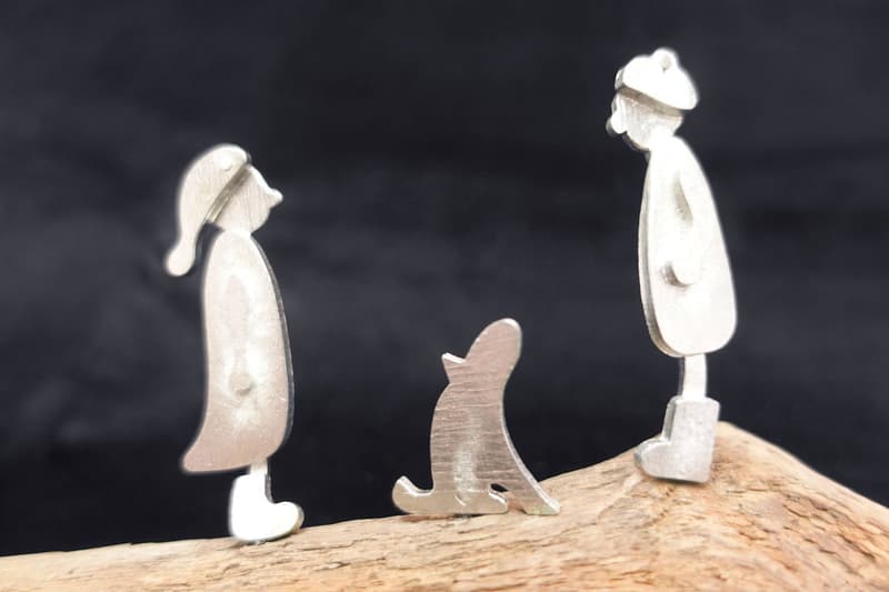 People on Driftwood - Couple with Dog - Image 2